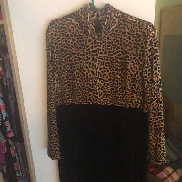 Turtleneck leopard velvet dress - Picture 3 of 10